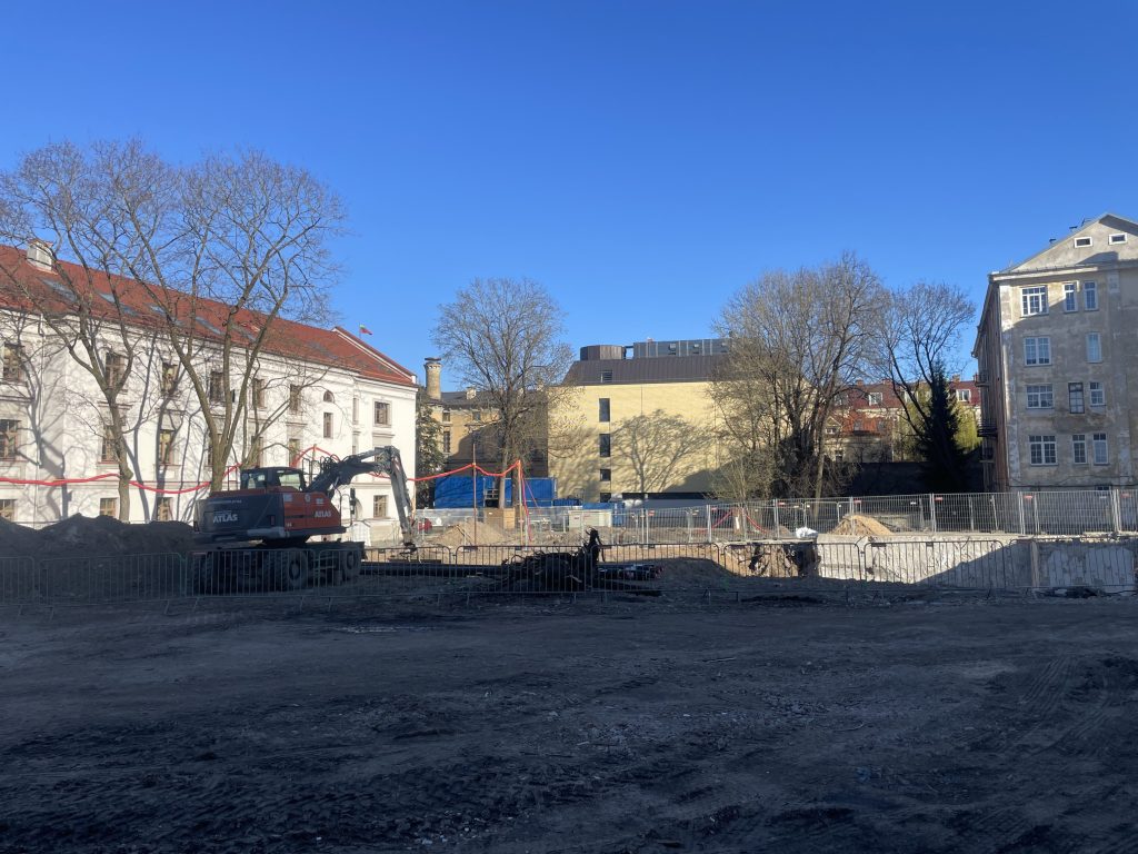 Radvilų valda Tilto g. 11 (Tilto g. 11, Tilto g. 11A) - Korterelamu, Büroohoone - ehituse fotod
