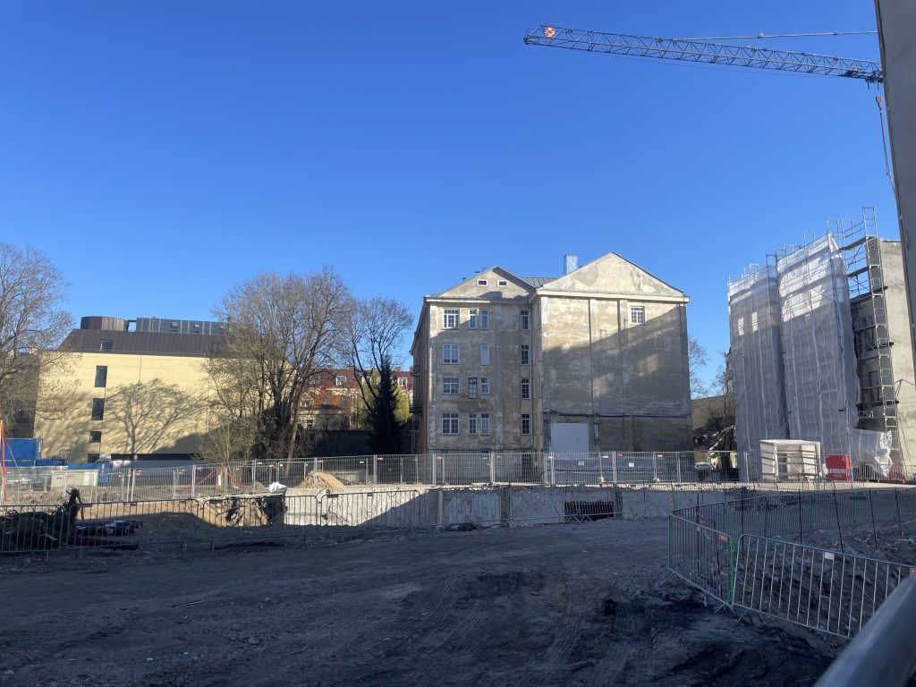 Radvilų valda Tilto g. 11 (Tilto g. 11, Tilto g. 11A) - Korterelamu, Büroohoone - ehituse fotod