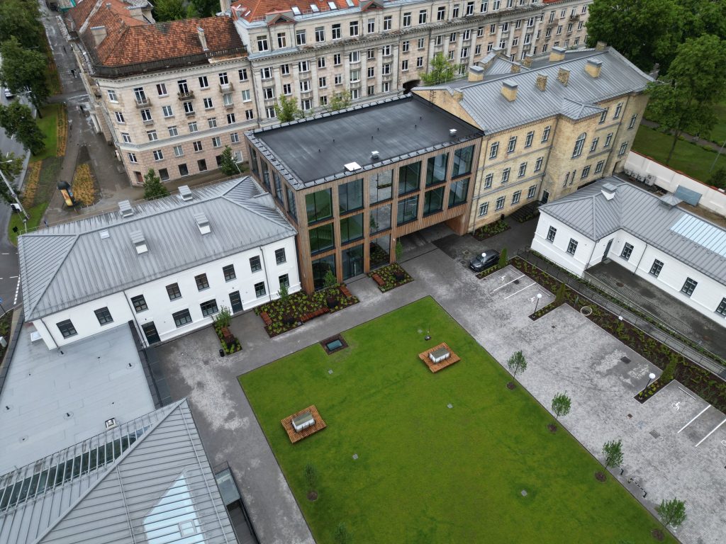 Vasario 16-osios (Vasario 16-osios g. 1) - Hotel, Office center, Primary and secondary education - construction photos