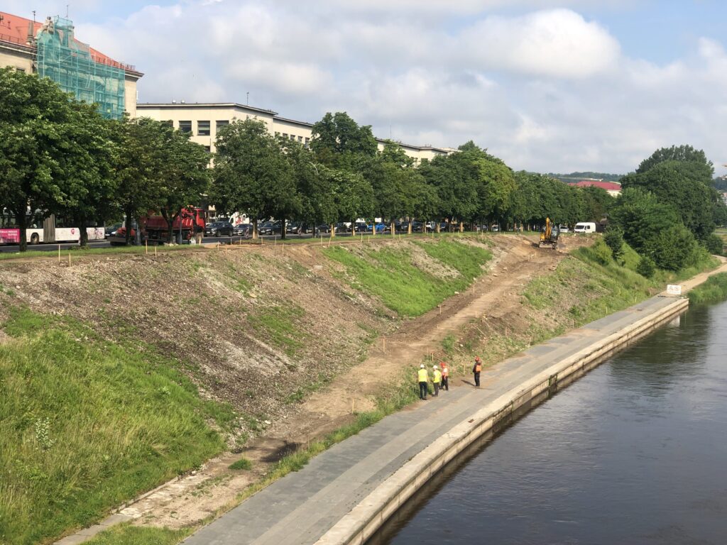 Neries kairiosios krantinės 1 etapas (A atkarpa) (Goštauto g.) - Dviračių takas, Pakrantė - statybų nuotraukos