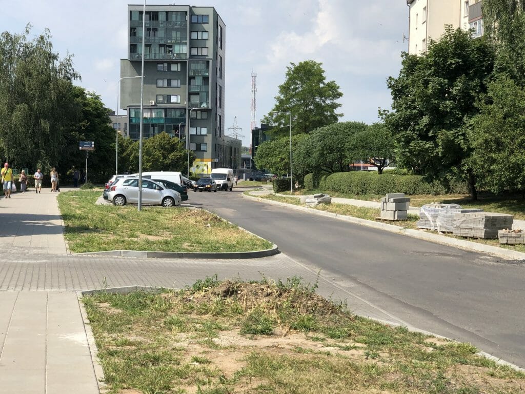 Ramaus eismo gatvė prie Vilniaus rajono centrinės poliklinikos (J. Baltrušaičio g.) - Tänav - ehituse fotod