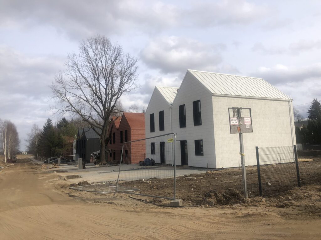 Ąžuolo kvartalas 1 etapas (Bernotų g. 1, Bernotų g. 17, Lavoriškių g. 1, Karmazinų g. 2) - Row housing - construction photos