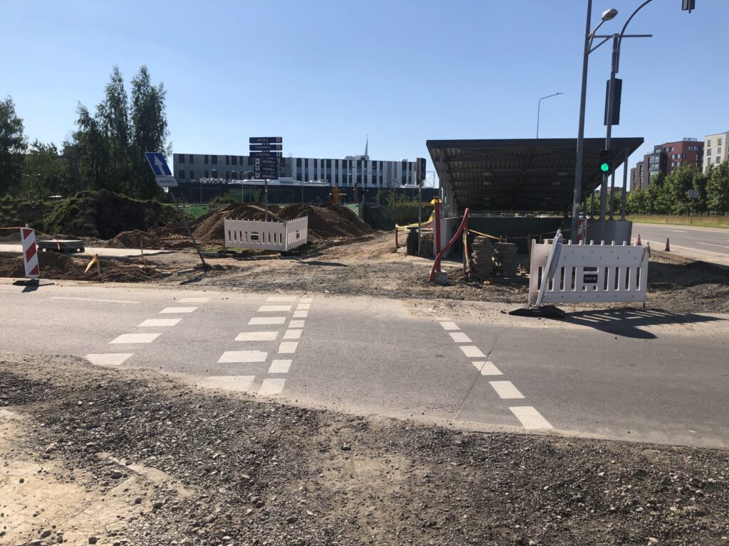 Pilaitės pr. atkarpa nuo Įsruties g. iki Papilėnų g. (Pilaitės pr.) - Velosipēdu ceļš, Iela - būvdarbu attēli