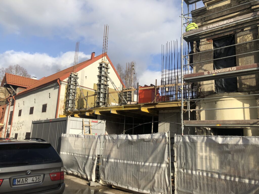 Ledainės namas (Karaliaus Mindaugo pr. 9) - Multi apartment - construction photos