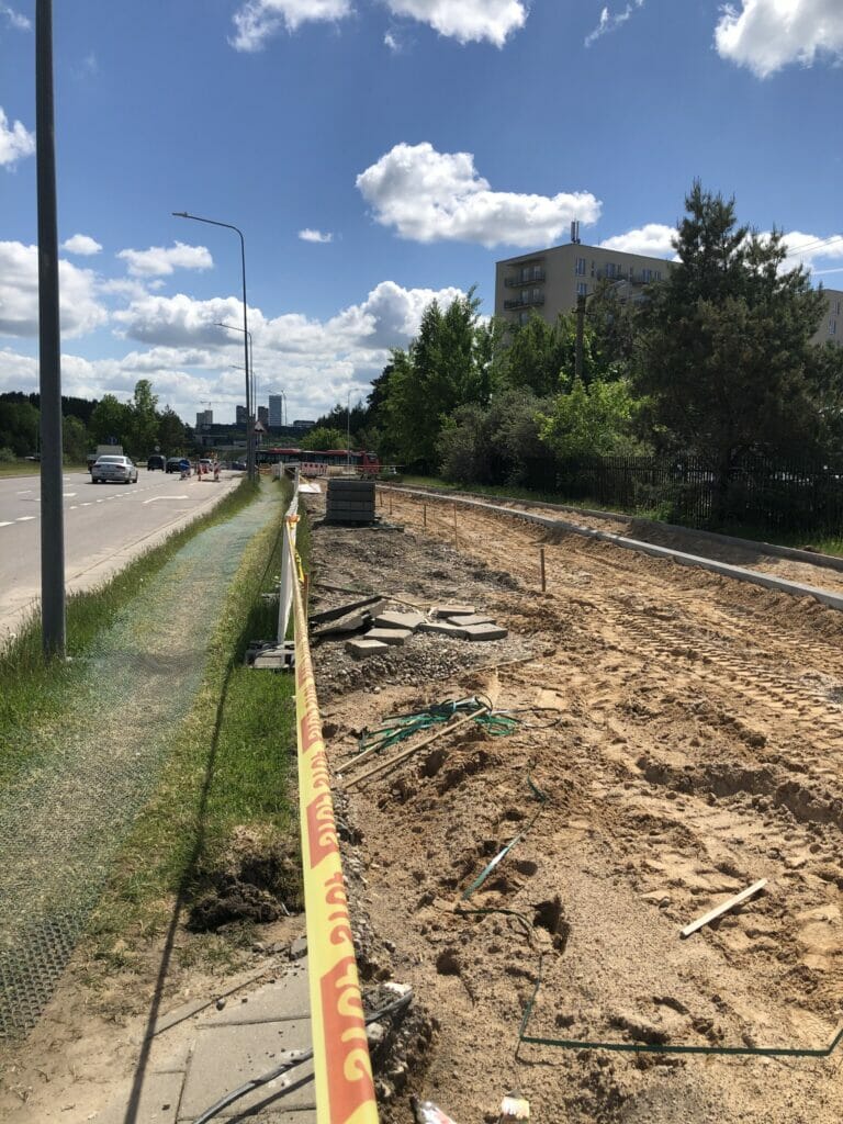 Pilaitės pr. atkarpa nuo Įsruties g. iki Papilėnų g. (Pilaitės pr.) - Velosipēdu ceļš, Iela - būvdarbu attēli