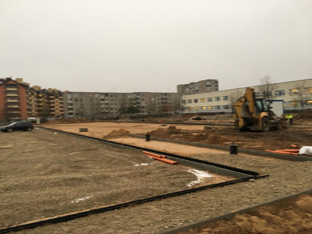 Pilaitės gimnazijos sporto aikštynas (Įsruties g. 3) - Sports field or court - construction photos