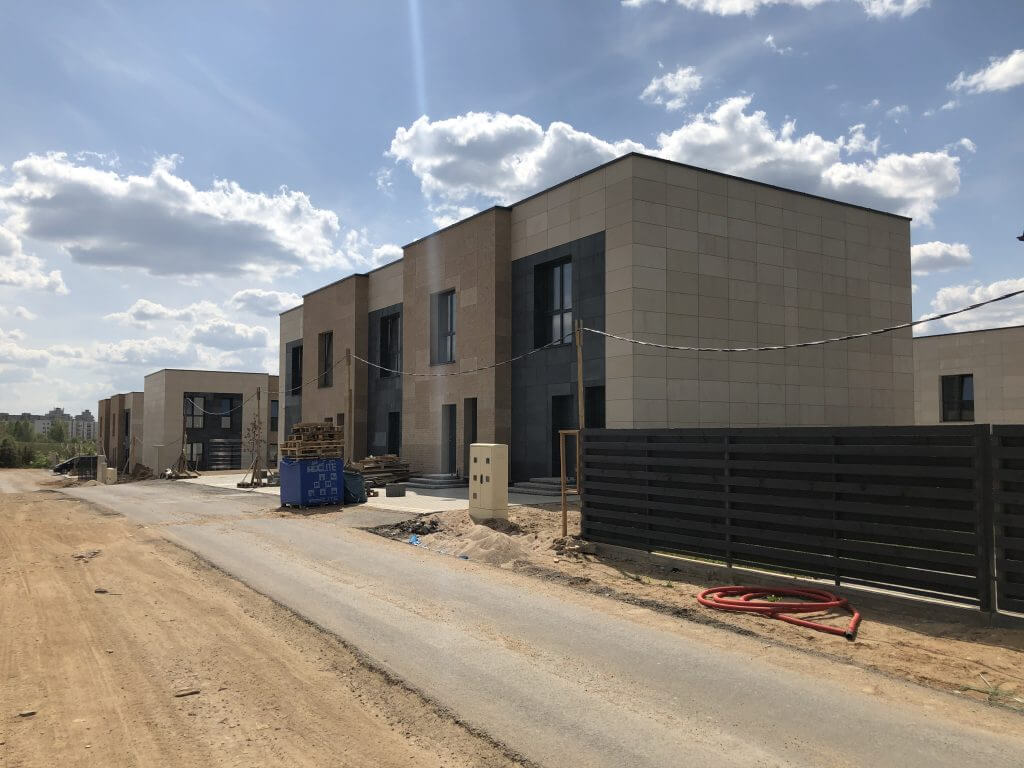 Vakarinė alėja (Pakarvių g. 13, 15, 17, 19) - Row housing - construction photos