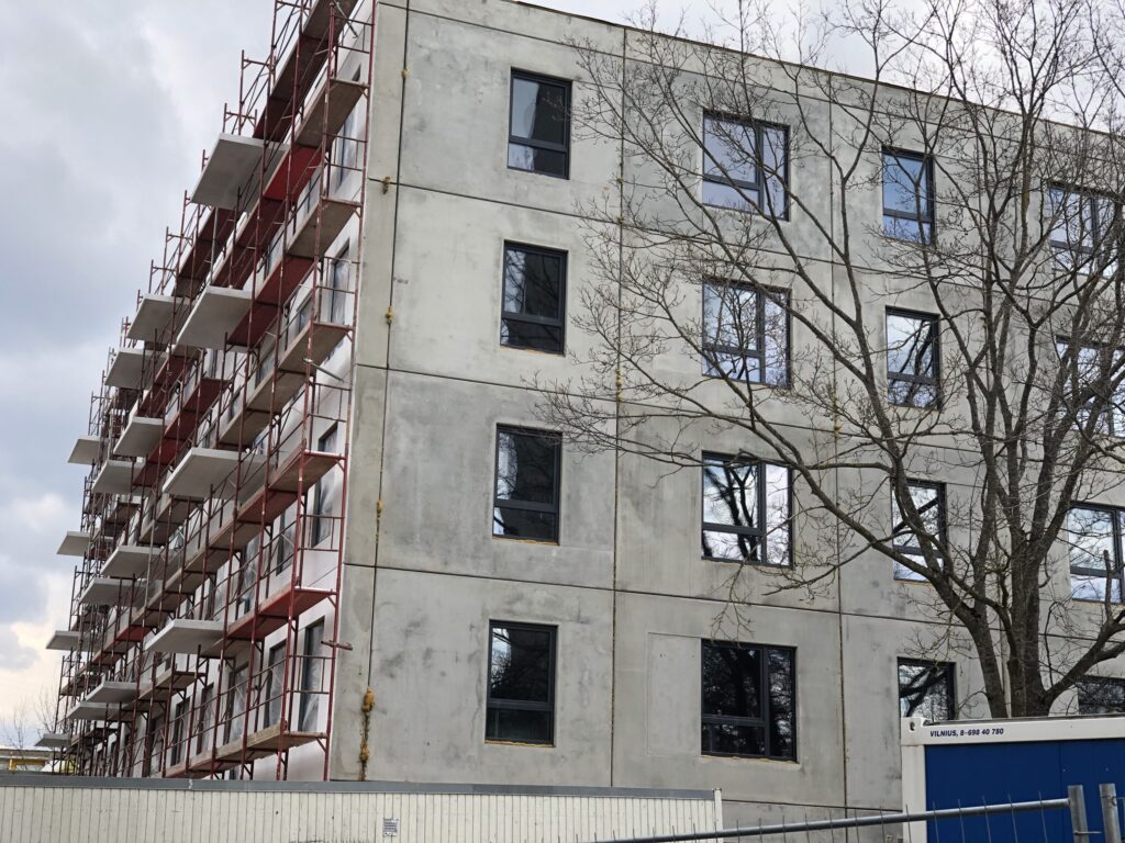 Karoliniškių namai 1 etapas (Sausio 13-osios g. 31) - Hotel, Multi apartment - construction photos