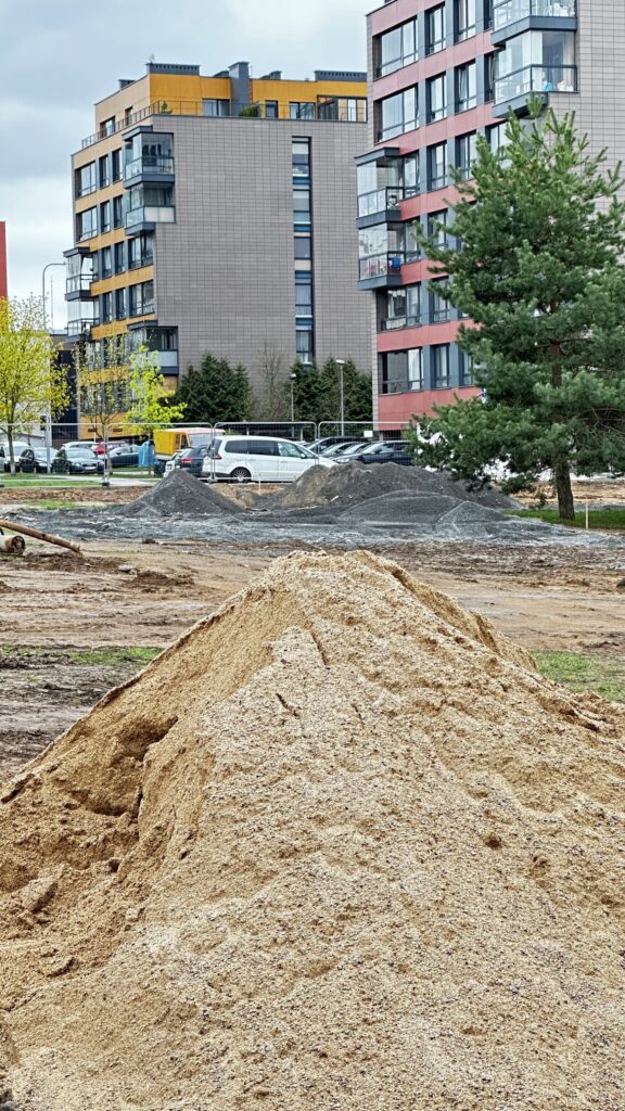Naujosios Pilaitės skveras (Mažosios Lietuvos skveras) (M. Jankaus g.) - Skveras - statybų nuotraukos