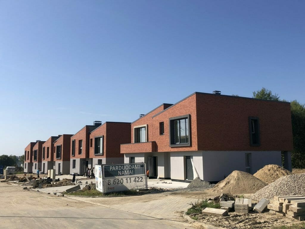 Kalnėnų dvibučiai (Savičiūnų g. 33F, 33G, 33H, Albanų g. 44, 46, 48, 50, 52) - Row housing - construction photos