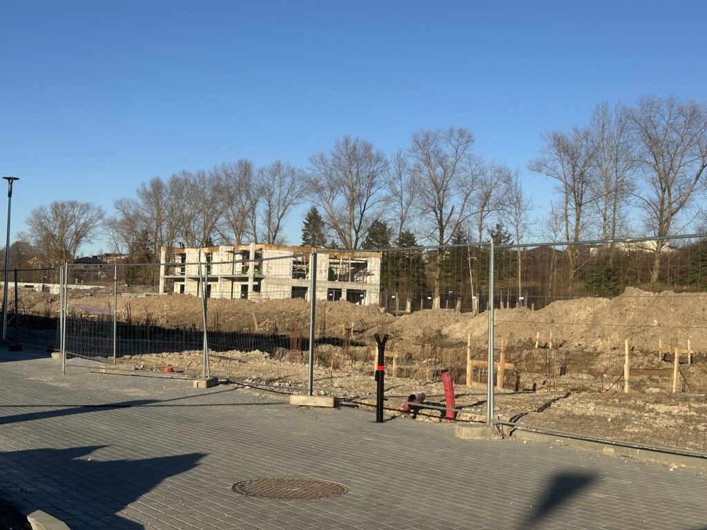 Medeinos g. namai (Medeinos g. 1) - Sublokuoti namai - statybų nuotraukos