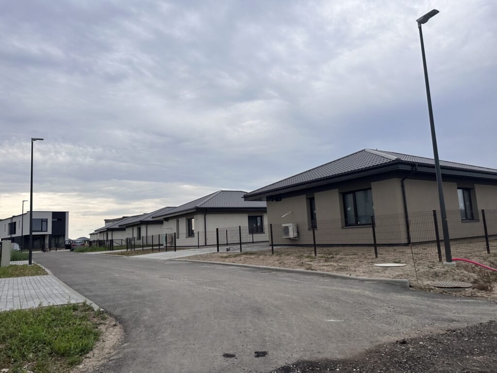 Karininkų namai (Savanorių g. 13,15,19,23,27,31,35,39,43,47,49,51, Narsiečiai) - Private house community, Row housing - construction photos