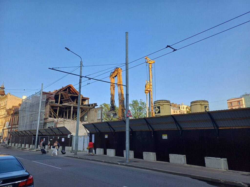 Satekles Business Center (Ernesta Birznieka Upīša iela 2, 4, Dzirnavu iela 106) - Office center - construction photos