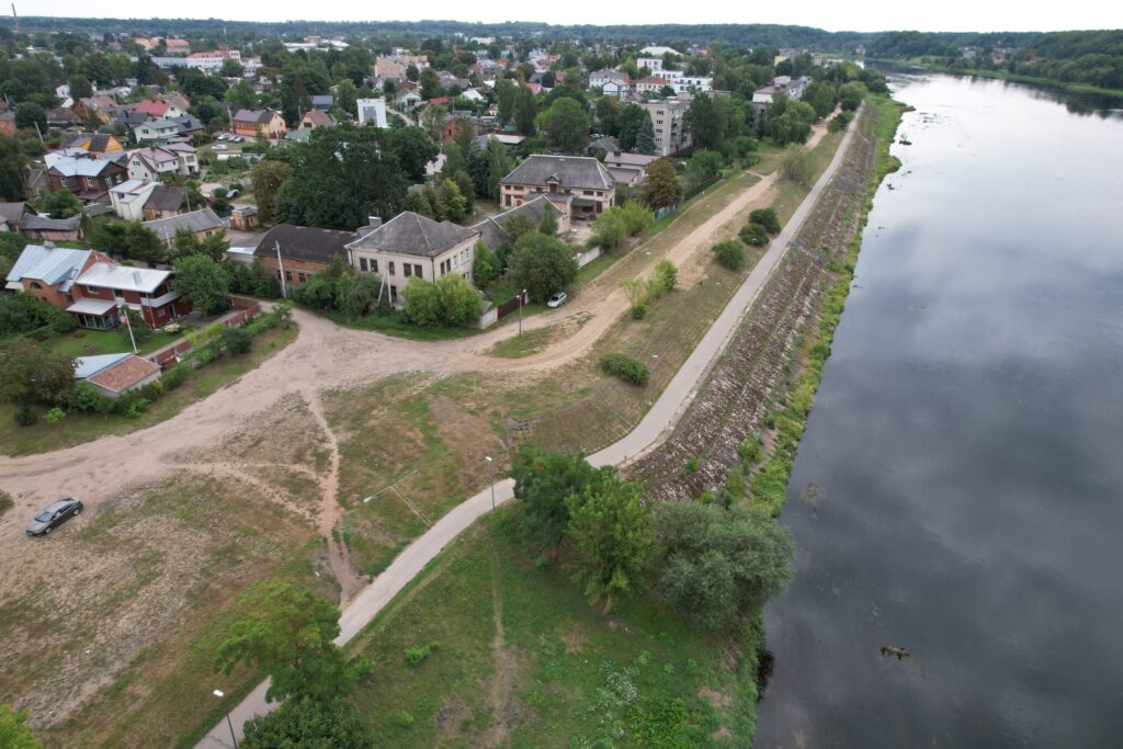 Nemuno krantinės gatvė (Nemuno krantinės g.) - Jalgrattatee, Tänav - ehituse fotod