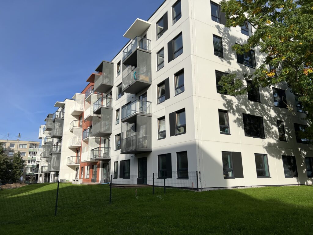 Karoliniškių namai 1 etapas (Sausio 13-osios g. 31) - Hotel, Multi apartment - construction photos