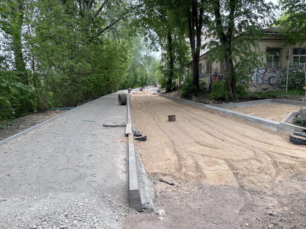 Neries kairiosios krantinės 1 etapas (B atkarpa) (Sluškų g., P. Vileišio g.) - Jalgrattatee, Promenaad - ehituse fotod