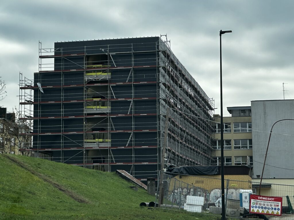 VšĮ Vilniaus miesto klinikinės ligoninės Operacinių, reanimacijos ir hemodializės priestatai (Antakalnio g. 57) - Haigla - ehituse fotod