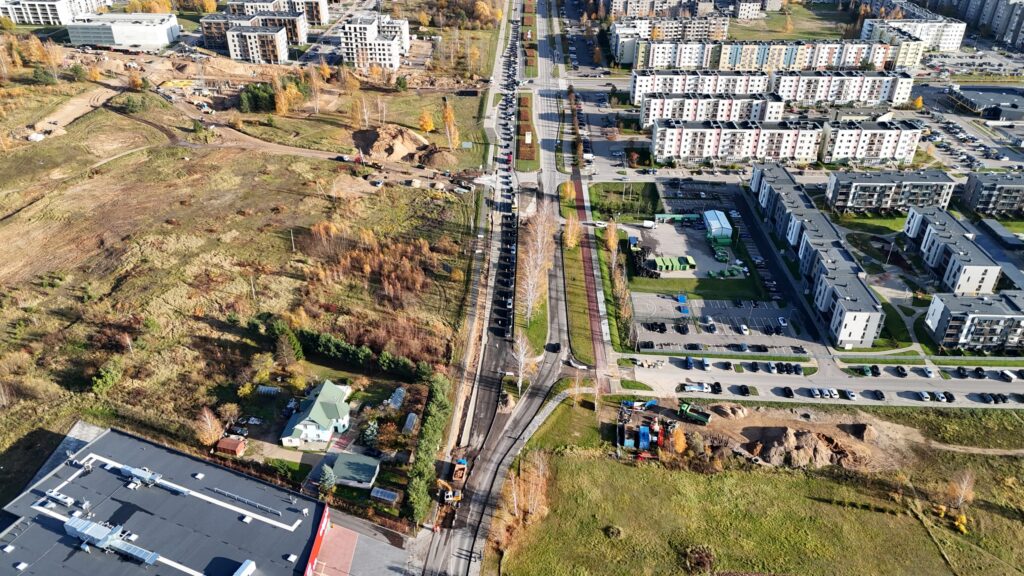 Pilaitės pr. ir Elbingo g. sankryža (Pilaitės pr.) - Jalgrattatee, Tänav - ehituse fotod