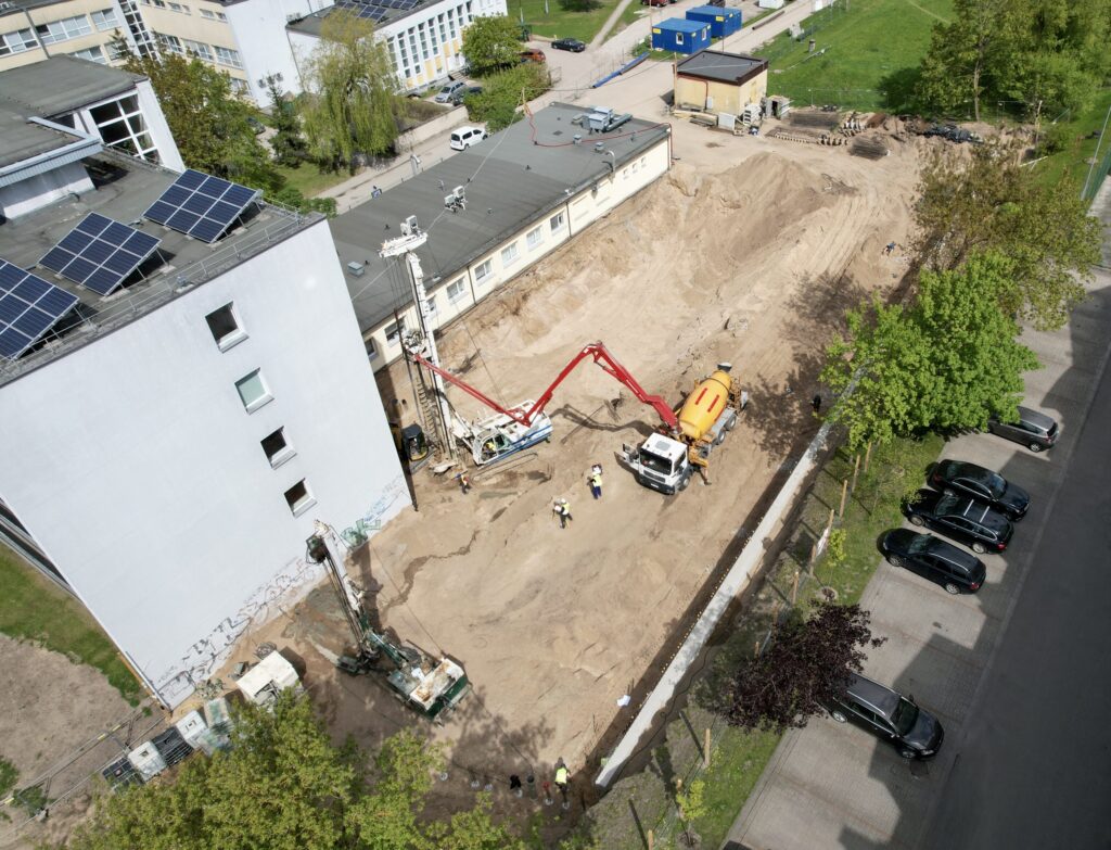VšĮ Vilniaus miesto klinikinės ligoninės Operacinių, reanimacijos ir hemodializės priestatai (Antakalnio g. 57) - Haigla - ehituse fotod