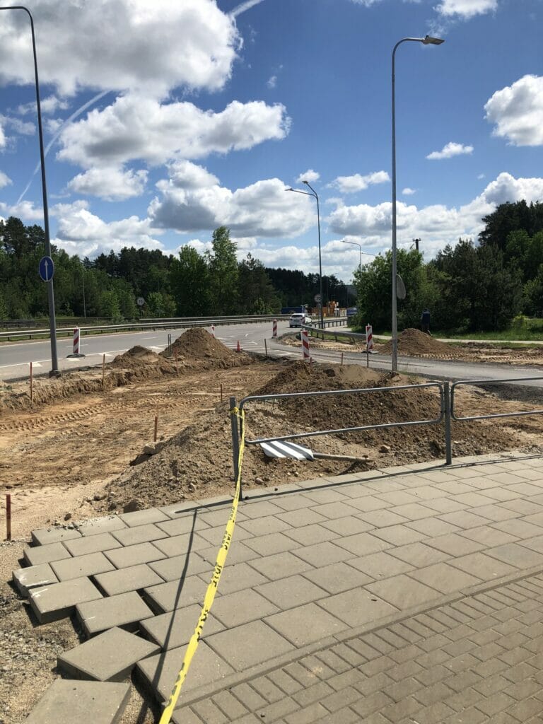 Pilaitės pr. atkarpa nuo Įsruties g. iki Papilėnų g. (Pilaitės pr.) - Velosipēdu ceļš, Iela - būvdarbu attēli