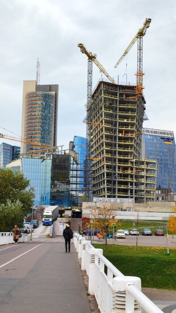 Artery (Konstitucijos pr. 18B) - Biroju centrs - būvdarbu attēli