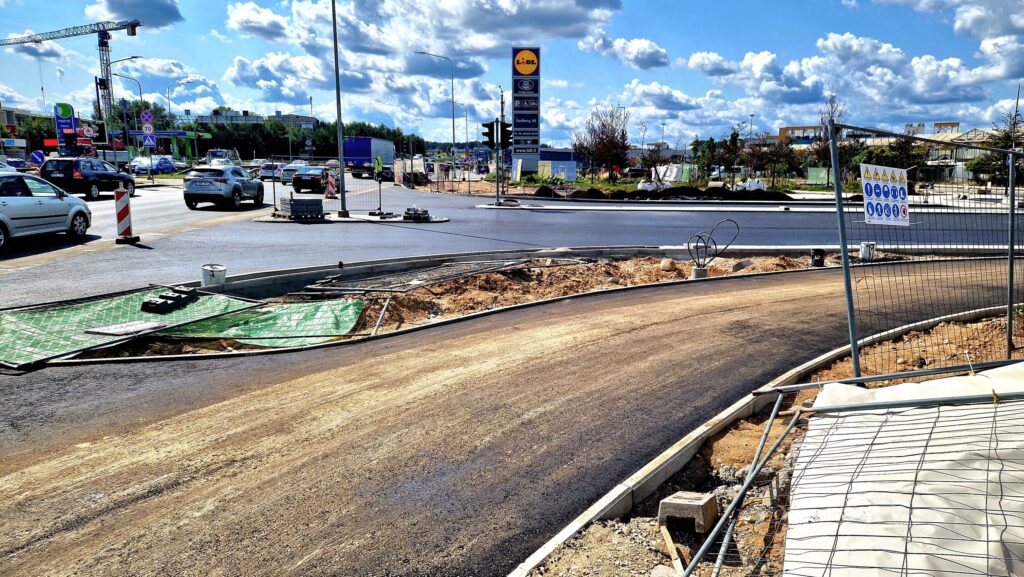 Paneriškių gatvės atkarpa iki Gariūnų g (Paneriškių g.) - Bike path, Street - construction photos