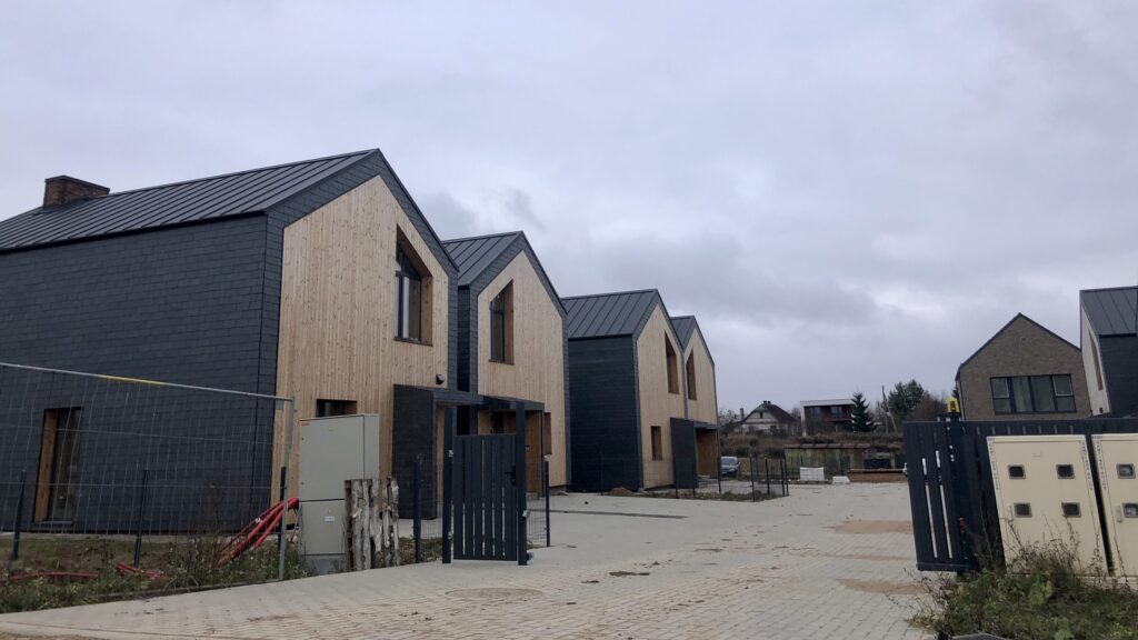 Pušų panorama 1 etapas (Kazio Bizausko g. 53, 55, Stasio Šilingo g. 92, 94, 96, 98, 100, 102) - Row housing - construction photos