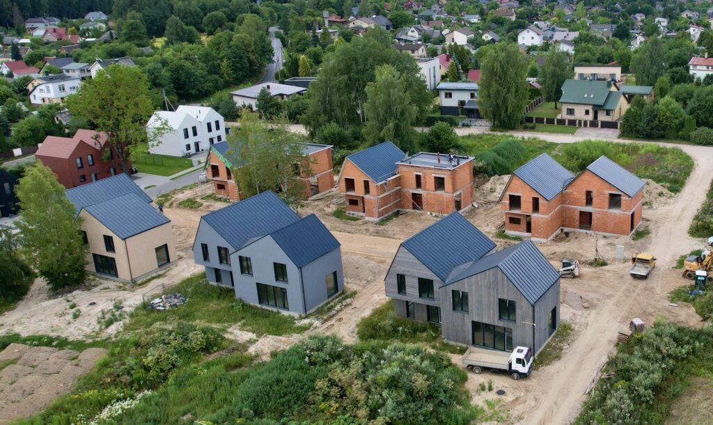 Ąžuolo kvartalas 2 etapas (Bernotų g. 4, 6, 8, 19, 21, 23) - Row housing - construction photos