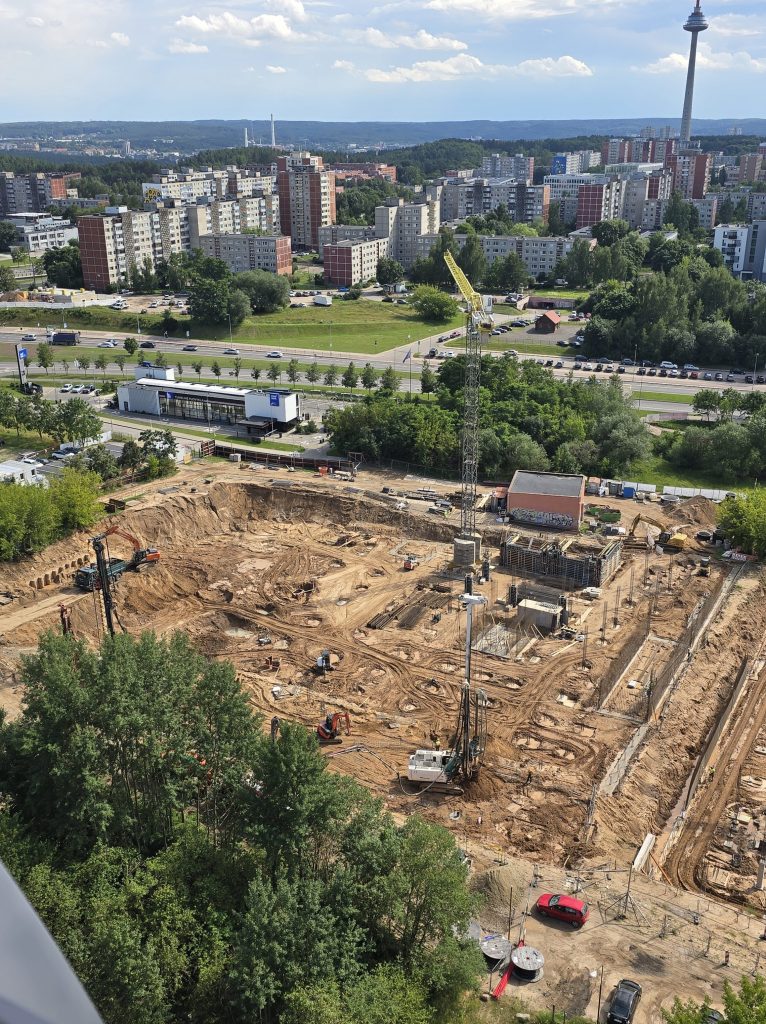 Virš šilų rytai A korpusas (Vito Lingio g. 8) - Daugiabutis - statybų nuotraukos