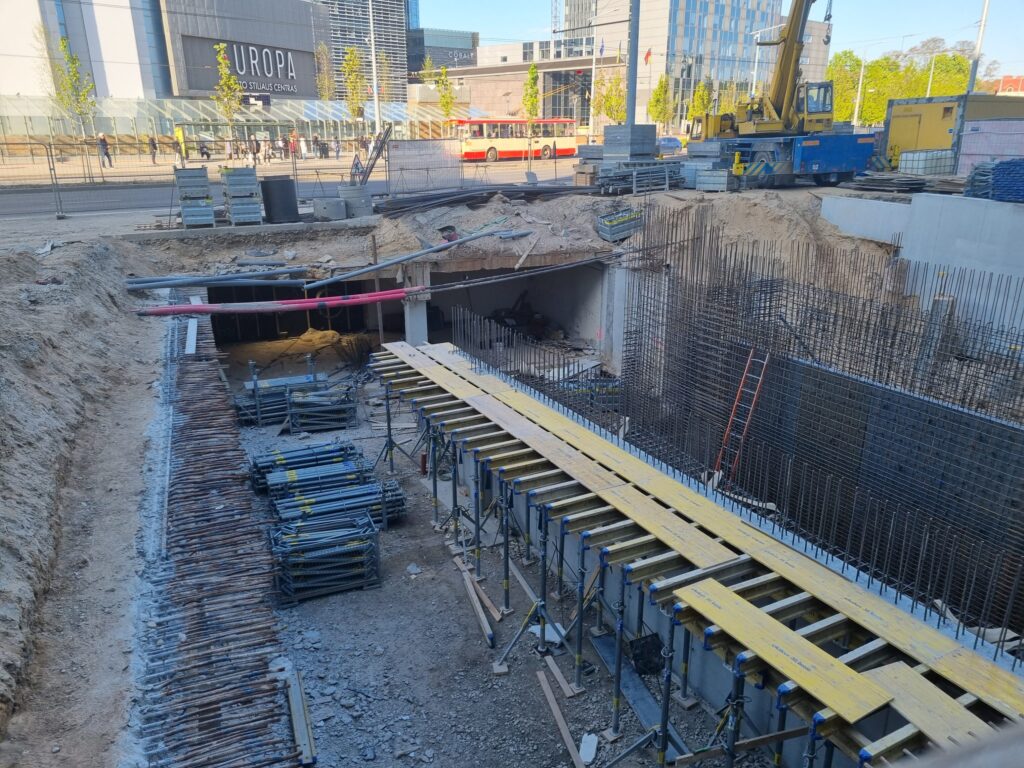 Artery (Konstitucijos pr. 18B) - Biroju centrs - būvdarbu attēli