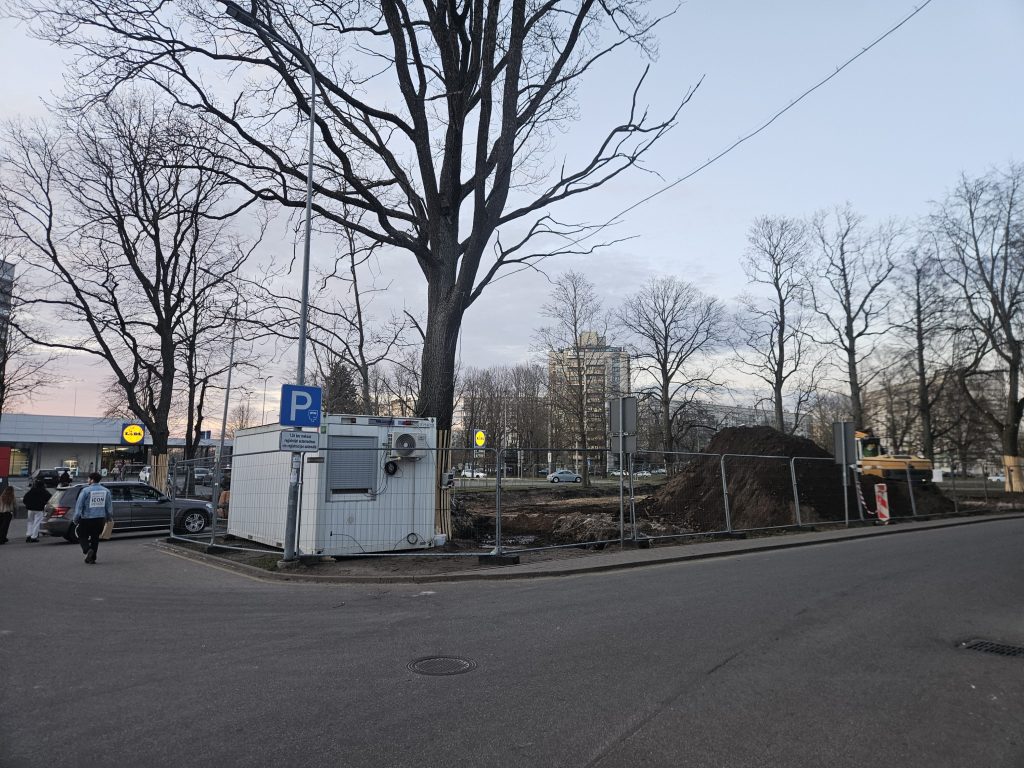 Anniņmuižas iela 10 (Anniņmuižas iela 10) - Prekybos centras - statybų nuotraukos