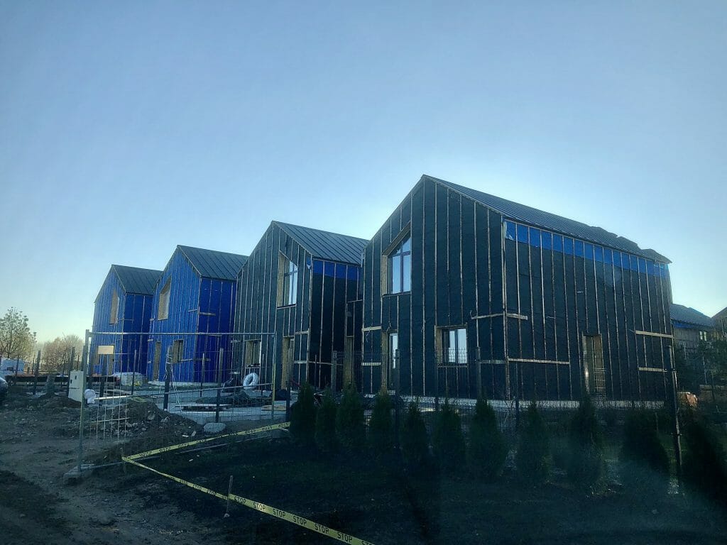 Pušų panorama 1 etapas (Kazio Bizausko g. 53, 55, Stasio Šilingo g. 92, 94, 96, 98, 100, 102) - Row housing - construction photos