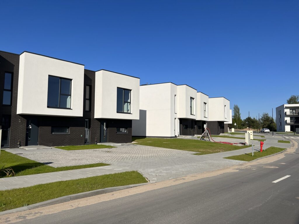 Pilaitės namai (Tilžės g. 47, 53, 55, 57, 59, 60, 61, 63, 65, 67, Gumbinės g. 8, 12, 14, Virbalio g. 4, Tolminkiemio g. 50) - Rindu mājas - būvdarbu attēli