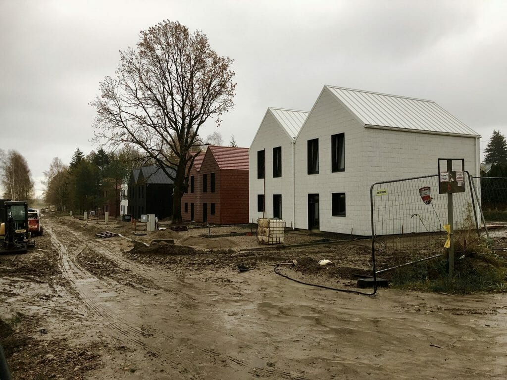 Ąžuolo kvartalas 1 etapas (Bernotų g. 1, Bernotų g. 17, Lavoriškių g. 1, Karmazinų g. 2) - Row housing - construction photos