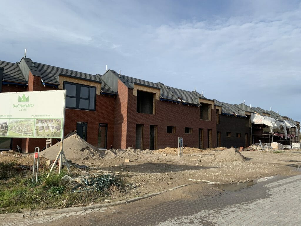 Bachmano Žemė (Vėluvos g. 1, 2, 3, 4 - 47, Eitkūnų g. 6, 6A, 8, 8A - 30, 30A, Tolminkiemio g. 1, 2, 3, 4 - 69) - Privātmāju kopienas, Rindu mājas - būvdarbu attēli