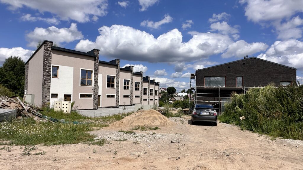 Kalno butai (Migūnų g. 17) - Row housing - construction photos