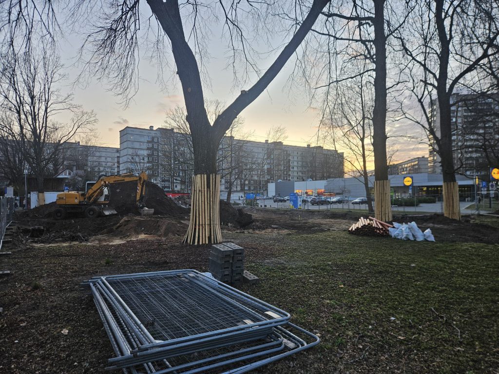 Anniņmuižas iela 10 (Anniņmuižas iela 10) - Prekybos centras - statybų nuotraukos