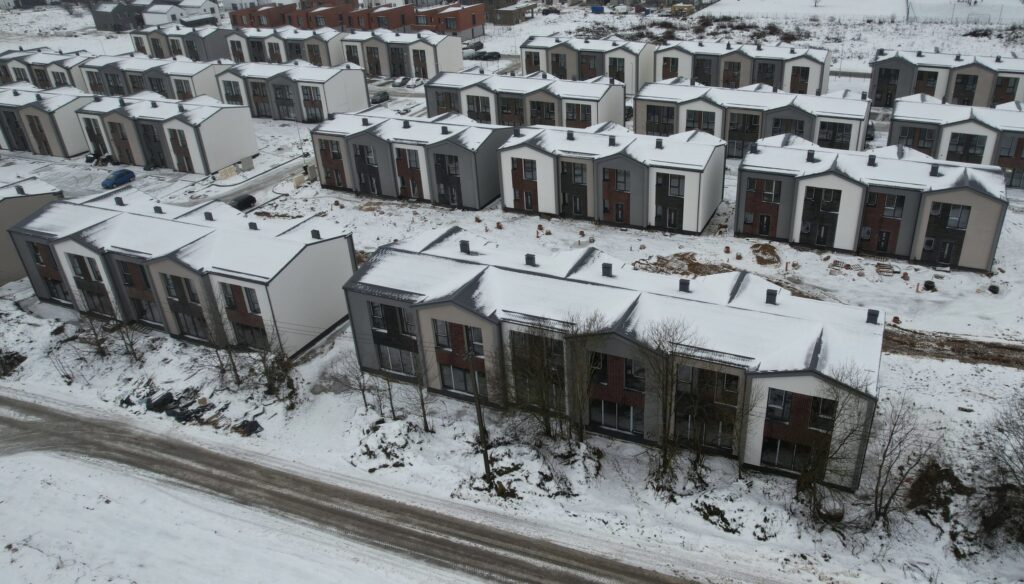 Kotedžai Kalnėnuose (Savičiūnų g.) 4 etapas (Savičiūnų g. 35C, 35D, 37A) - Row housing - construction photos