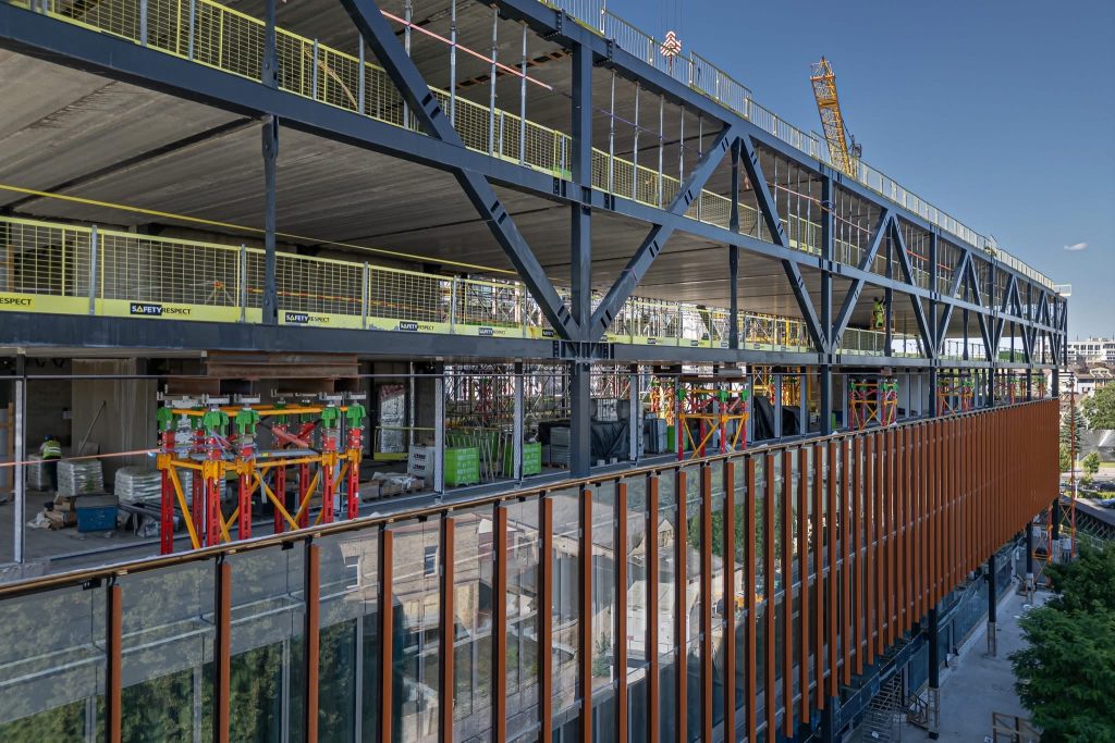 Sąvaržėlė (Konstitucijos pr. 14A) - Office center - construction photos