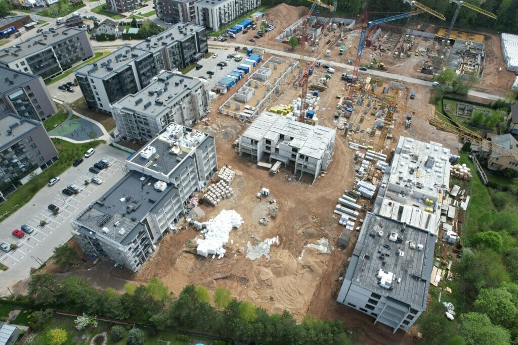 Aitvarų namai 4 etapas (Lietaus g. 8, Lazdynėlių g. 16D, Lazdynėlių g. 16E, Lietaus g. 14) - Korterelamu - ehituse fotod