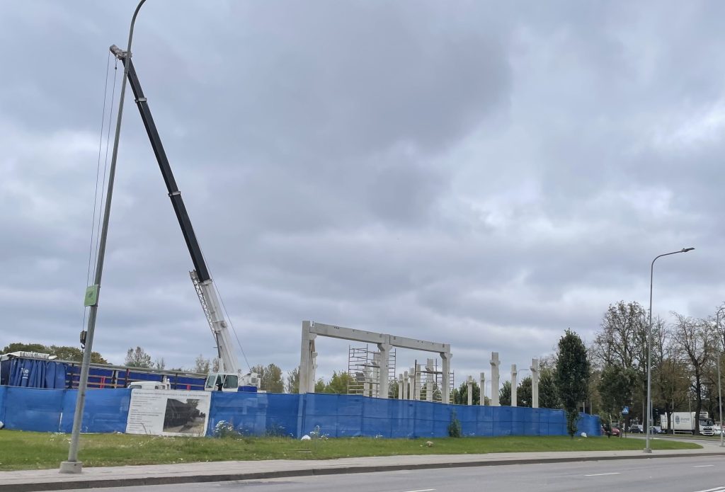 Sklandytojai (Sklandytojų g. 1) - Prekybos centras - statybų nuotraukos