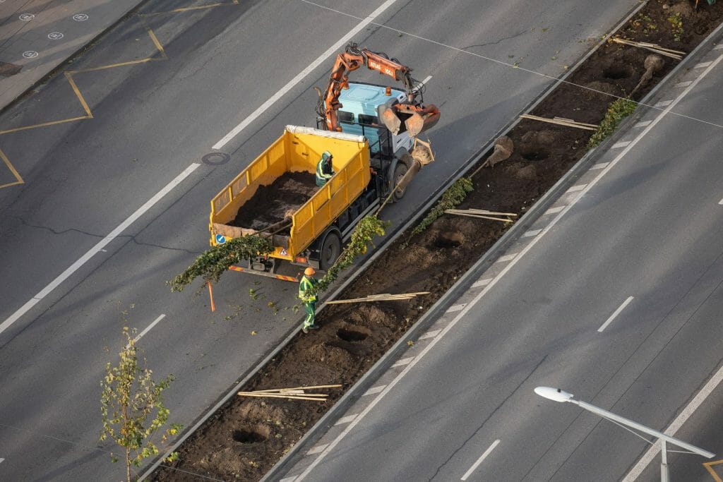 Konstitucijos pr. atnaujinimas ir apželdinimas (Konstitucijos pr.) - Bike path, Road - construction photos