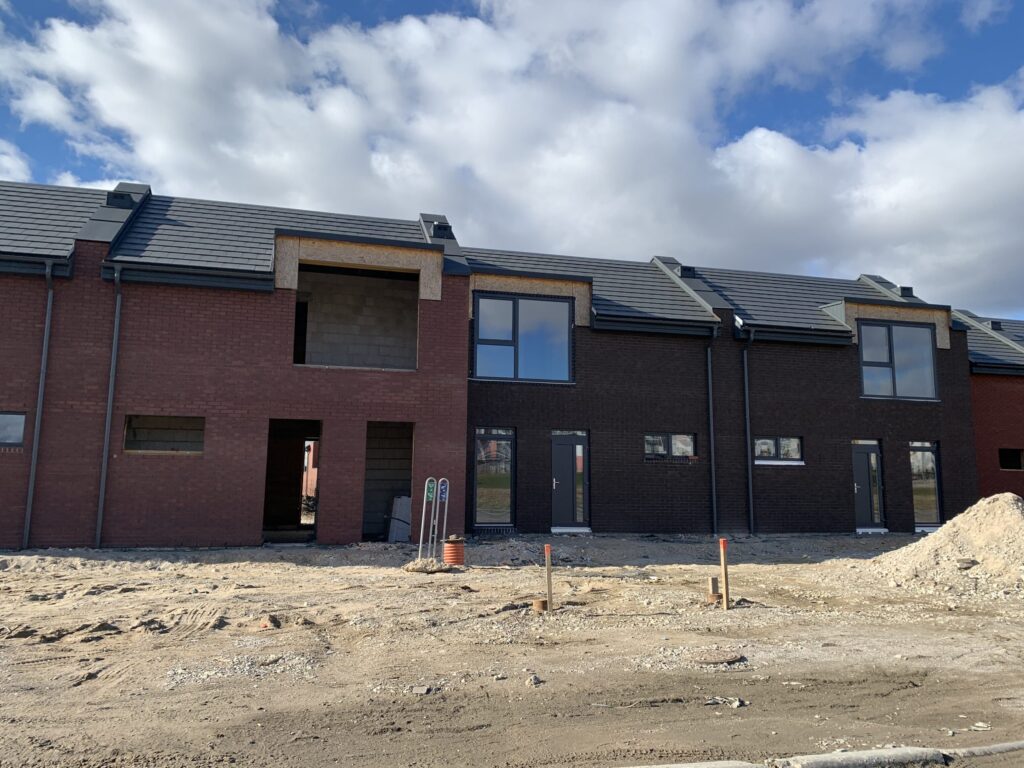 Bachmano Žemė (Vėluvos g. 1, 2, 3, 4 - 47, Eitkūnų g. 6, 6A, 8, 8A - 30, 30A, Tolminkiemio g. 1, 2, 3, 4 - 69) - Privātmāju kopienas, Rindu mājas - būvdarbu attēli