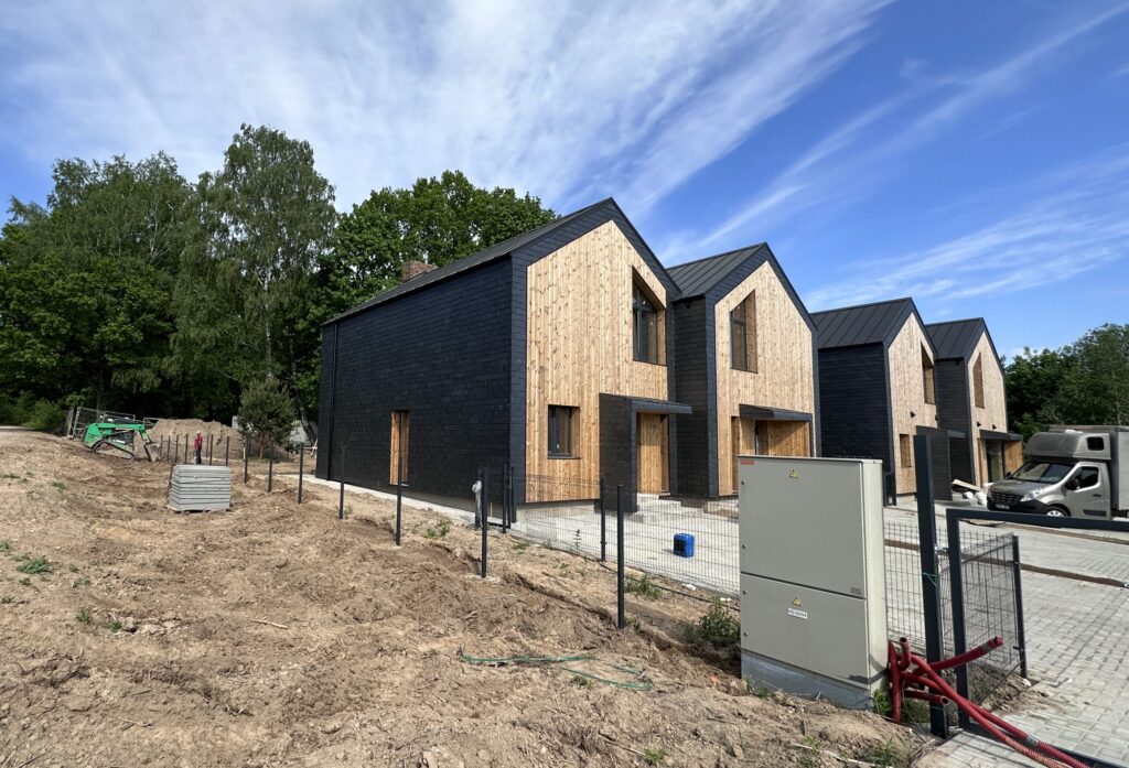 Pušų panorama 1 etapas (Kazio Bizausko g. 53, 55, Stasio Šilingo g. 92, 94, 96, 98, 100, 102) - Row housing - construction photos