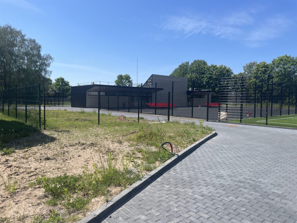 Kauno vaikų socializacijos centro aikštynas (Žeimenos g. 106) - Spordiväljak - ehituse fotod