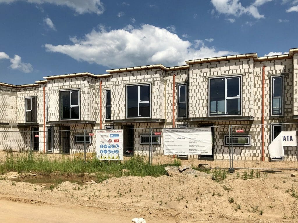 Pilaitės namai (Tilžės g. 47, 53, 55, 57, 59, 60, 61, 63, 65, 67, Gumbinės g. 8, 12, 14, Virbalio g. 4, Tolminkiemio g. 50) - Rindu mājas - būvdarbu attēli