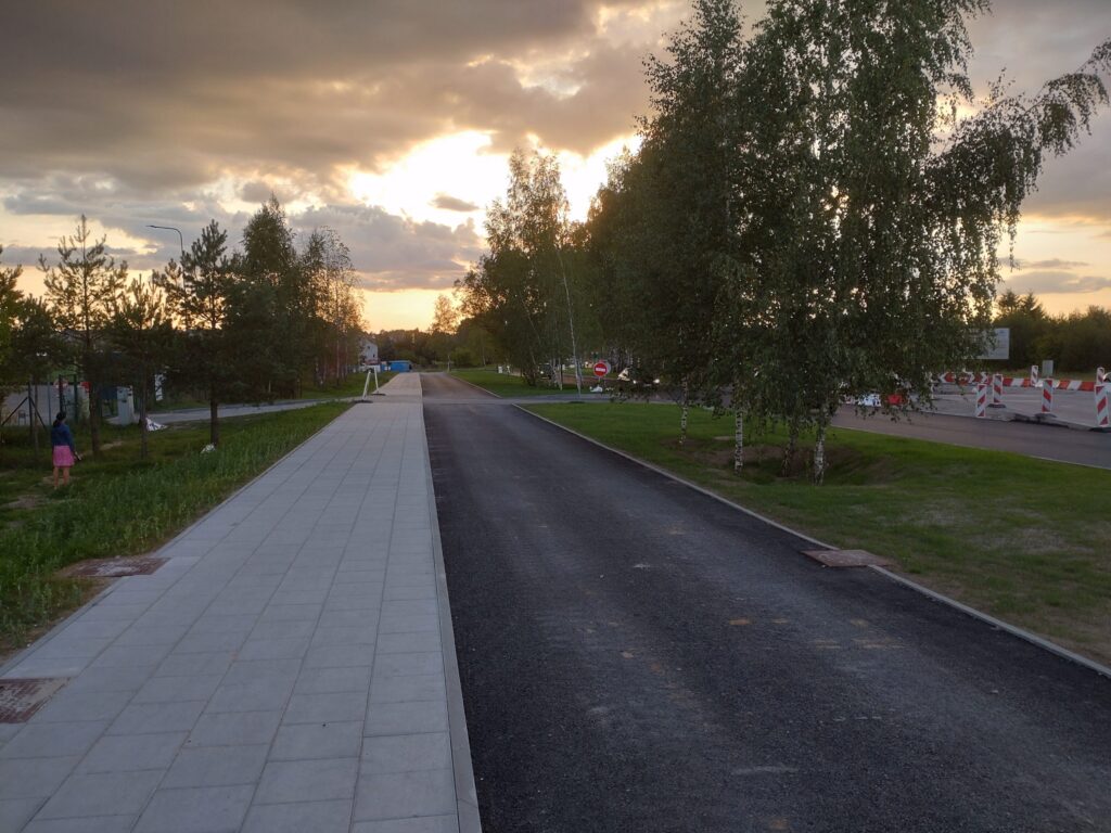 Pilaitės pr. ir Elbingo g. sankryža (Pilaitės pr.) - Jalgrattatee, Tänav - ehituse fotod