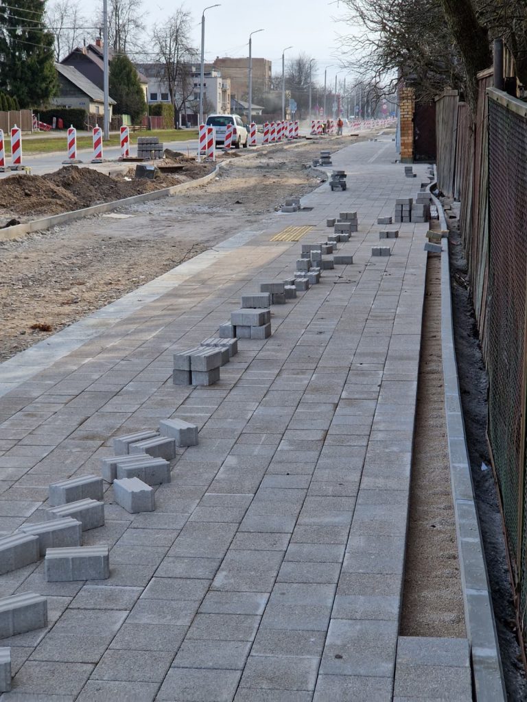 Velosipēdu ceļš Rīga - Babīte - Piņķi (Durbes iela, Jūrmalas gatve, Kurzemes prospekts, Bebru iela, Anniņmuižas bulvāris, Dammes iela, Slokas iela) - Velosipēdu ceļš - būvdarbu attēli