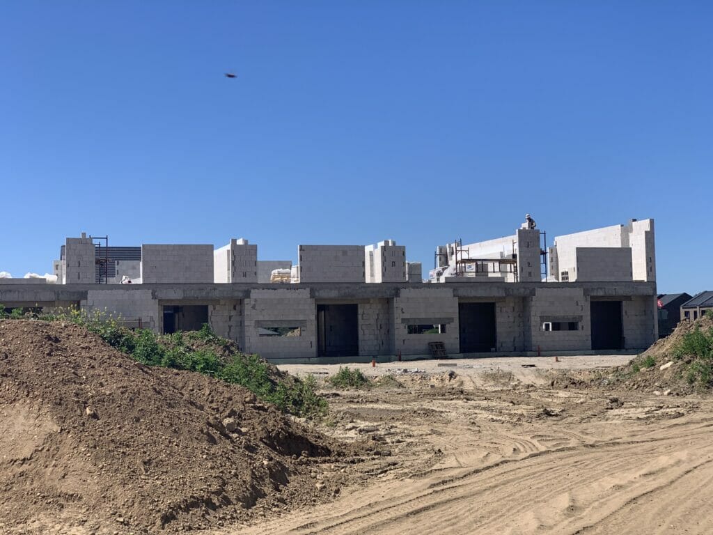 Medeinos g. namai (Medeinos g. 1) - Sublokuoti namai - statybų nuotraukos