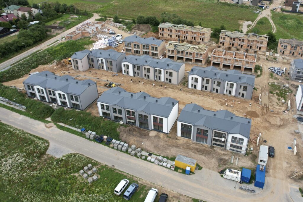 Kotedžai Kalnėnuose (Savičiūnų g.) 2 etapas (Savičiūnų g. 35A, 35B) - Row housing - construction photos